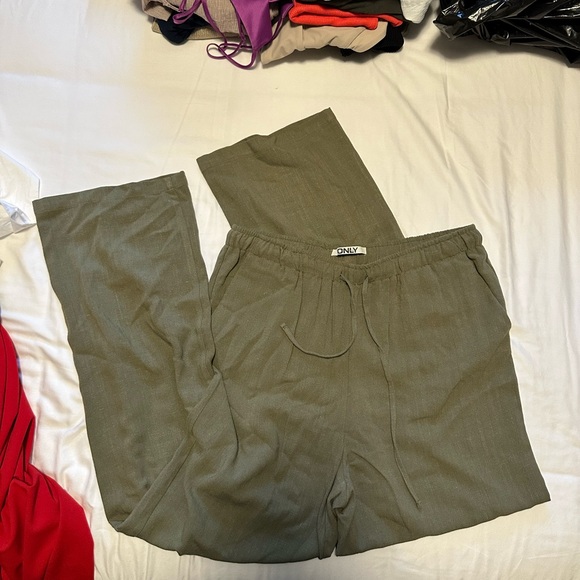 Pants - Picture 4 of 4